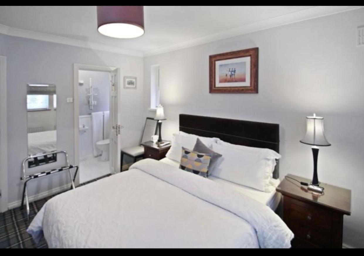 골웨이 Almara House B&B 외부 사진